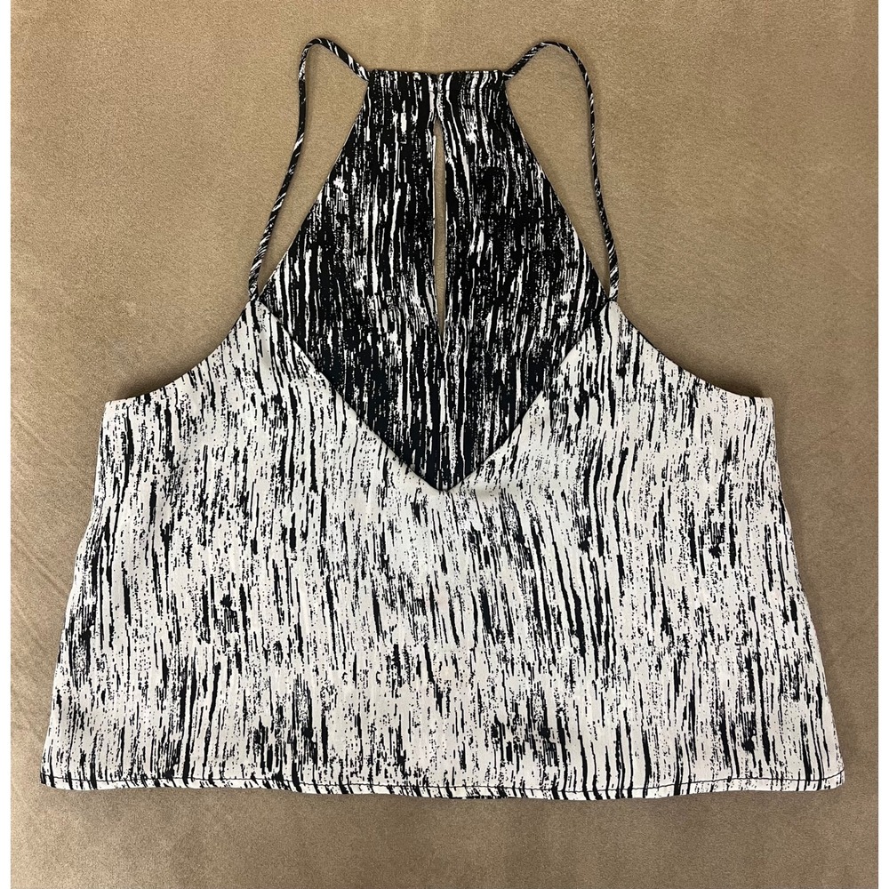Express Barcelona Reversible Cami Black White Abstract Cropped Keyhole V-Neck